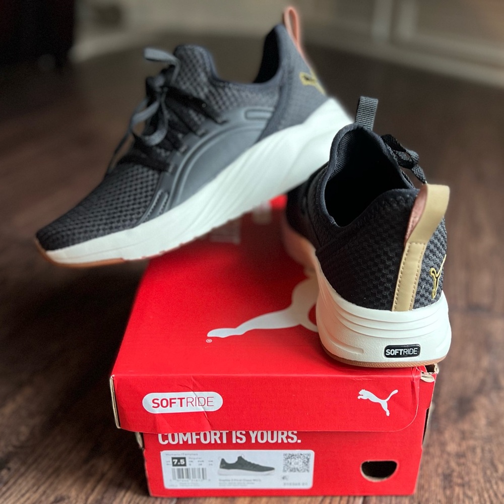 NWT Puma women’s Sophia 2